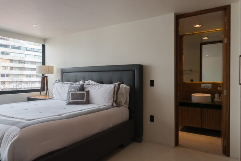 Elegant Mexico City Penthouse with Jacuzzi Terrace & Skyline Views - Mexico City, Mexico