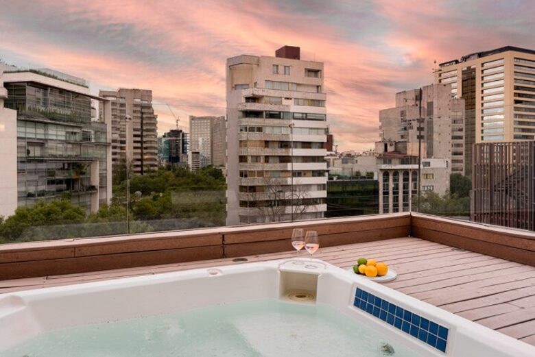 Elegant Mexico City Penthouse with Jacuzzi Terrace & Skyline Views - Mexico City, Mexico