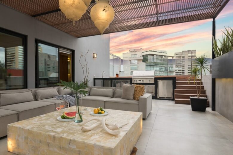 Elegant Mexico City Penthouse with Jacuzzi Terrace & Skyline Views - Mexico City, Mexico