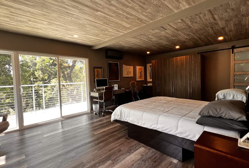 Modern Napa Hideaway Overlooking the River - Napa, California