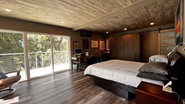 Modern Napa Hideaway Overlooking the River - Napa, California