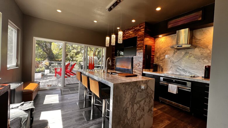 Modern Napa Hideaway Overlooking the River - Napa, California