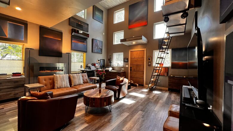 Modern Napa Hideaway Overlooking the River - Napa, California
