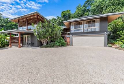 Tranquil Mandalay Retreat with Private Pool & Balinese Charm - Mandalay, Australia