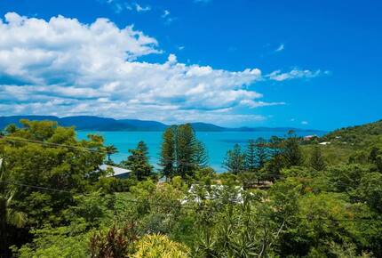 Tranquil Mandalay Retreat with Private Pool & Balinese Charm - Mandalay, Australia