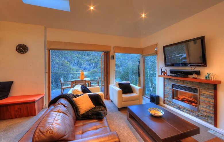 Ski-In Ski-Out Sophistication in Thredbo Village - Thredbo Village, Australia