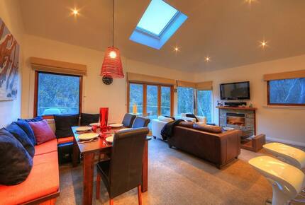 Ski-In Ski-Out Sophistication in Thredbo Village - Thredbo Village, Australia