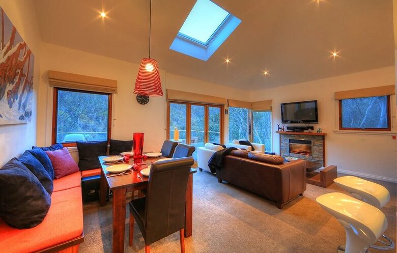 Ski-In Ski-Out Sophistication in Thredbo Village - Thredbo Village, Australia