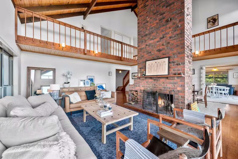 Elevated Elegance with Ocean Sunrise Views - Newee Creek, Australia