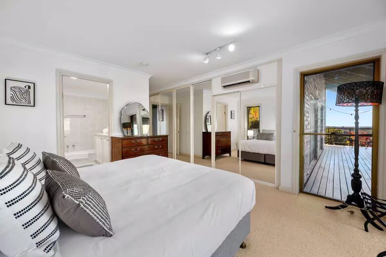 Elevated Elegance with Ocean Sunrise Views - Newee Creek, Australia