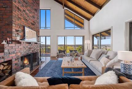 Elevated Elegance with Ocean Sunrise Views - Newee Creek, Australia