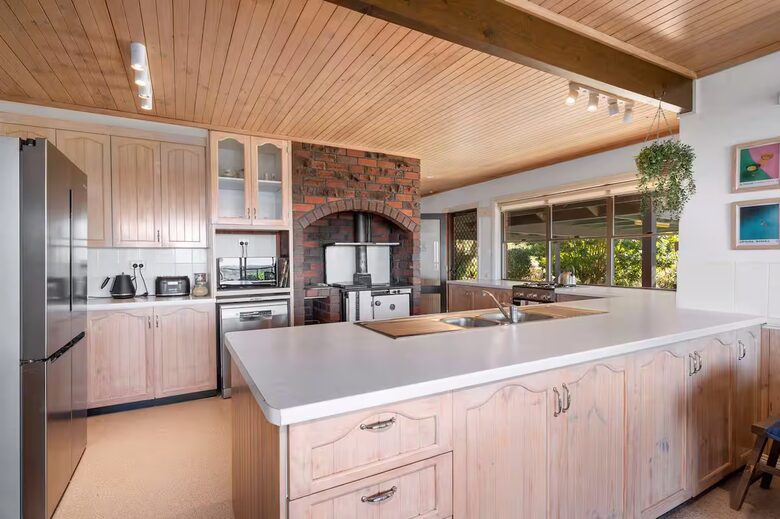 Elevated Elegance with Ocean Sunrise Views - Newee Creek, Australia