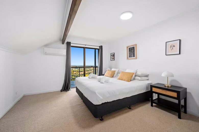 Elevated Elegance with Ocean Sunrise Views - Newee Creek, Australia