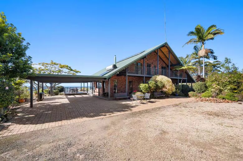 Elevated Elegance with Ocean Sunrise Views - Newee Creek, Australia