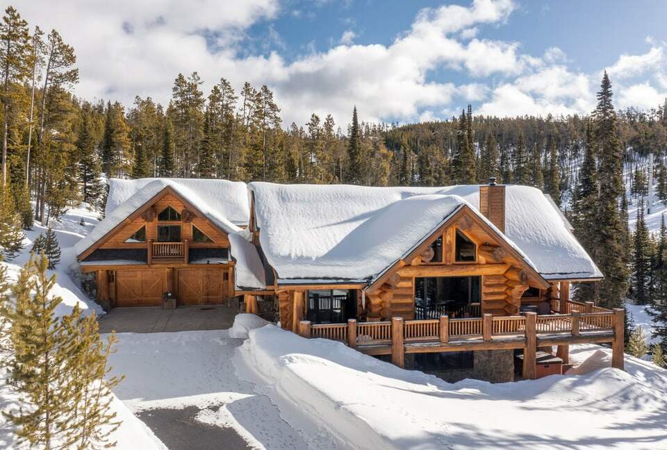 Grand Big Sky Ski In/Ski Out Lodge | Moon Rider - Big Sky, Montana