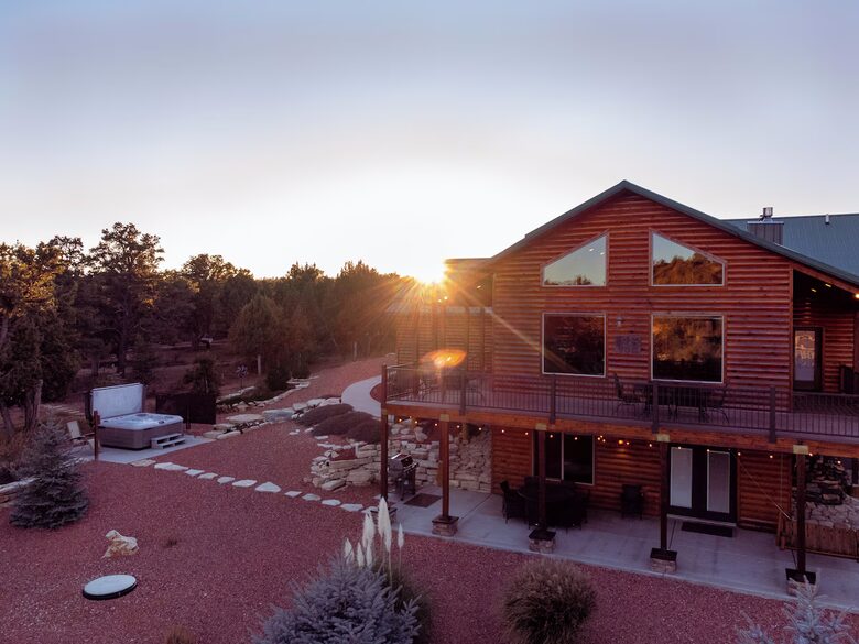 Starry Ridge Retreat Near Zion’s East Gate - Mt.Carmel, Utah