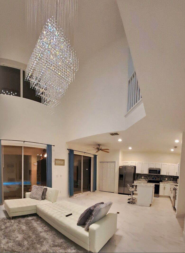 Elegant Solana Retreat Near Orlando’s Top Attractions - Davenport, Florida