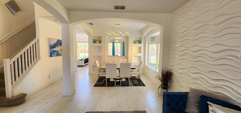 Elegant Solana Retreat Near Orlando’s Top Attractions - Davenport, Florida