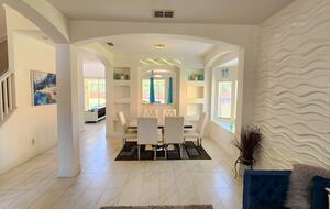 Elegant Solana Retreat Near Orlando’s Top Attractions - Davenport, Florida