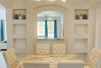 Elegant Solana Retreat Near Orlando’s Top Attractions - Davenport, Florida