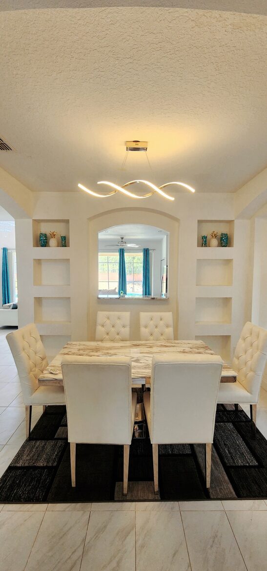Elegant Solana Retreat Near Orlando’s Top Attractions - Davenport, Florida