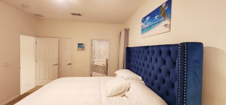 Elegant Solana Retreat Near Orlando’s Top Attractions - Davenport, Florida