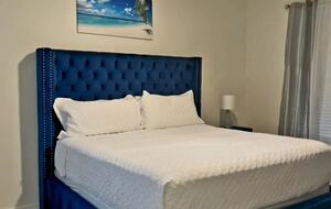 Elegant Solana Retreat Near Orlando’s Top Attractions - Davenport, Florida