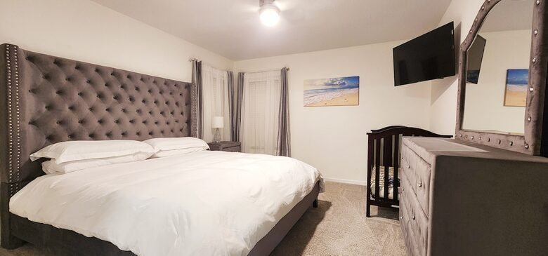 Elegant Solana Retreat Near Orlando’s Top Attractions - Davenport, Florida