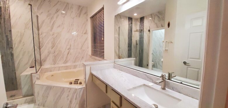 Elegant Solana Retreat Near Orlando’s Top Attractions - Davenport, Florida