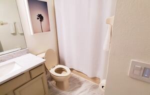 Elegant Solana Retreat Near Orlando’s Top Attractions - Davenport, Florida