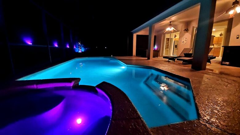Elegant Solana Retreat Near Orlando’s Top Attractions - Davenport, Florida