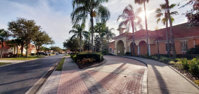 Elegant Solana Retreat Near Orlando’s Top Attractions - Davenport, Florida
