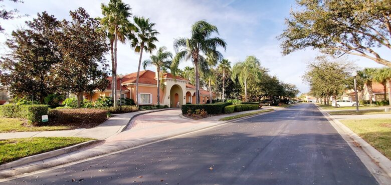 Elegant Solana Retreat Near Orlando’s Top Attractions - Davenport, Florida