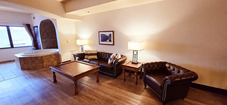 Cozy Wisconsin Dells Penthouse with River Access - Wisconsin Dells, Wisconsin