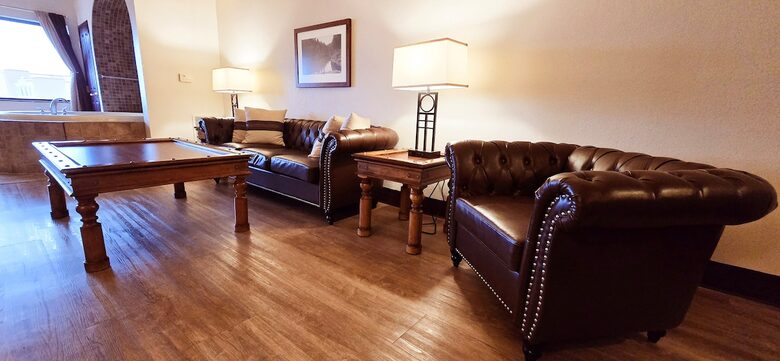 Cozy Wisconsin Dells Penthouse with River Access - Wisconsin Dells, Wisconsin