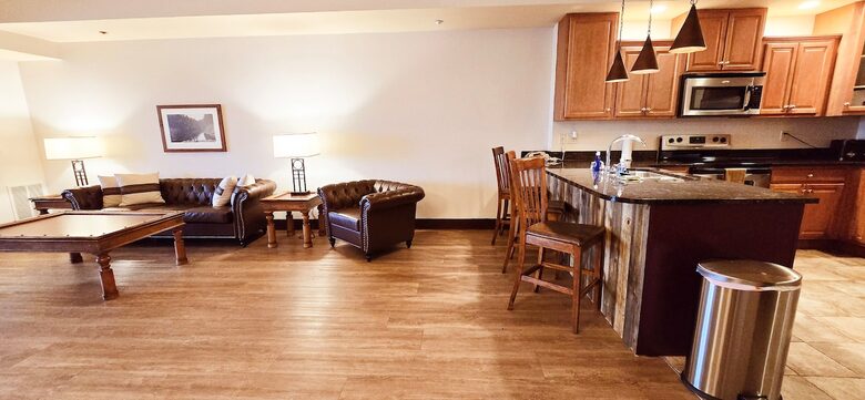 Cozy Wisconsin Dells Penthouse with River Access - Wisconsin Dells, Wisconsin