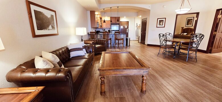 Cozy Wisconsin Dells Penthouse with River Access - Wisconsin Dells, Wisconsin