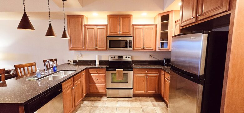 Cozy Wisconsin Dells Penthouse with River Access - Wisconsin Dells, Wisconsin