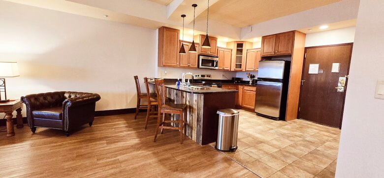 Cozy Wisconsin Dells Penthouse with River Access - Wisconsin Dells, Wisconsin