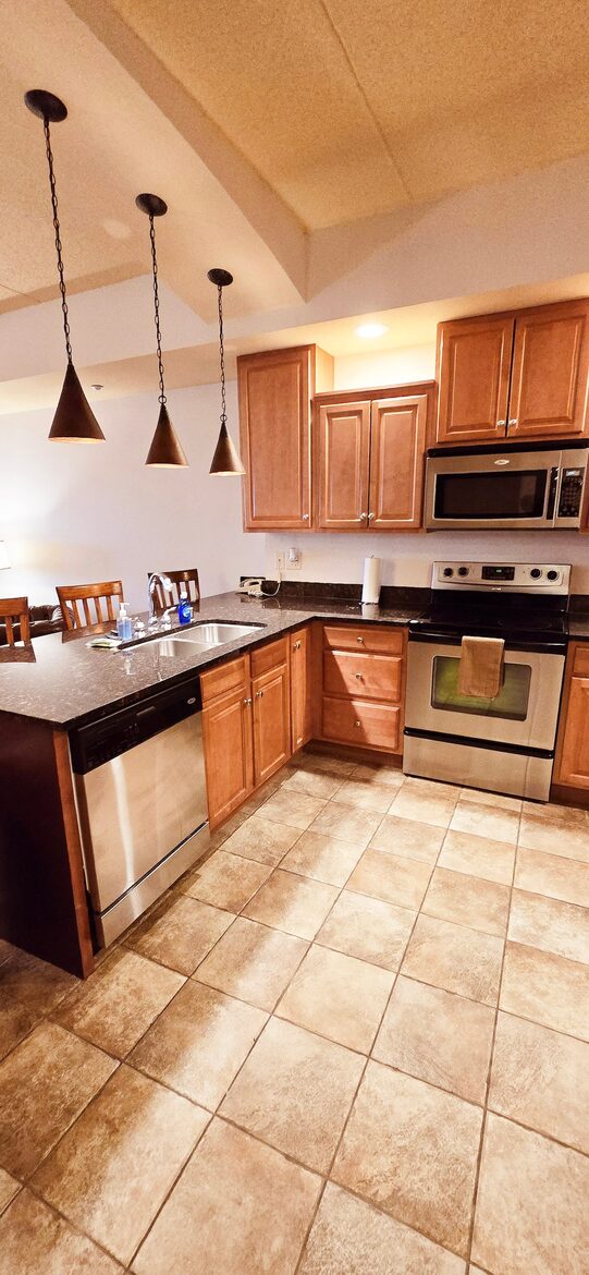 Cozy Wisconsin Dells Penthouse with River Access - Wisconsin Dells, Wisconsin