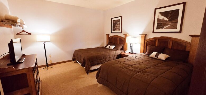 Cozy Wisconsin Dells Penthouse with River Access - Wisconsin Dells, Wisconsin