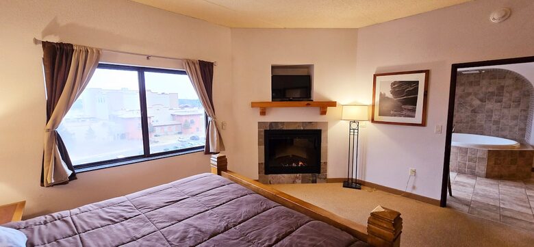Cozy Wisconsin Dells Penthouse with River Access - Wisconsin Dells, Wisconsin