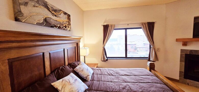 Cozy Wisconsin Dells Penthouse with River Access - Wisconsin Dells, Wisconsin
