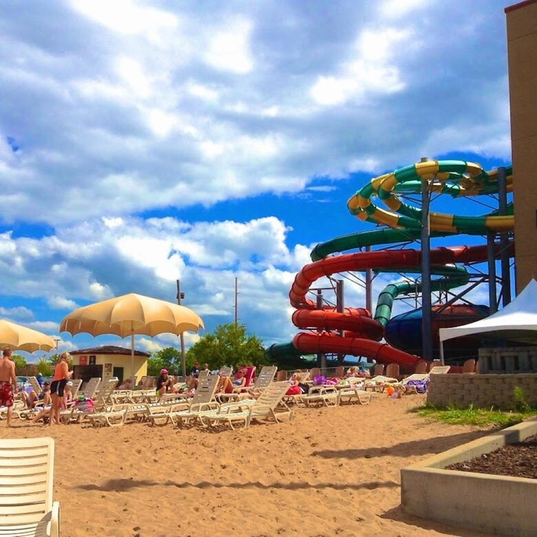 Cozy Wisconsin Dells Penthouse with River Access - Wisconsin Dells, Wisconsin