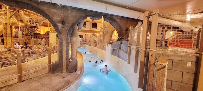 Cozy Wisconsin Dells Penthouse with River Access - Wisconsin Dells, Wisconsin