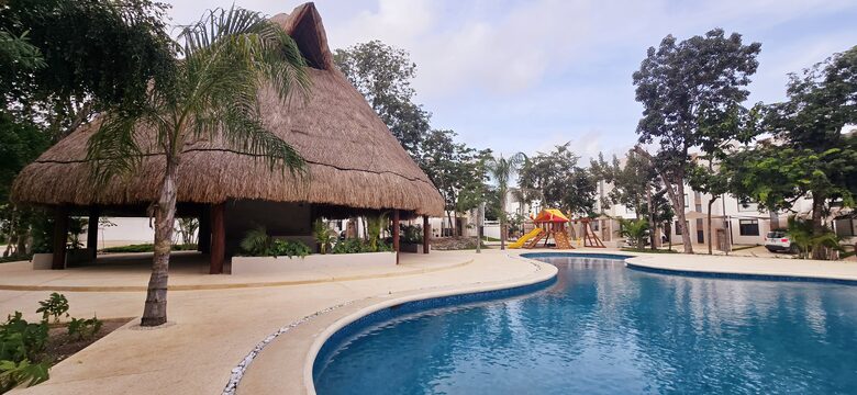 Contemporary Light-Filled Sanctuary with Club-Level Amenities - Playa del Carmen, Q.R.,, Mexico