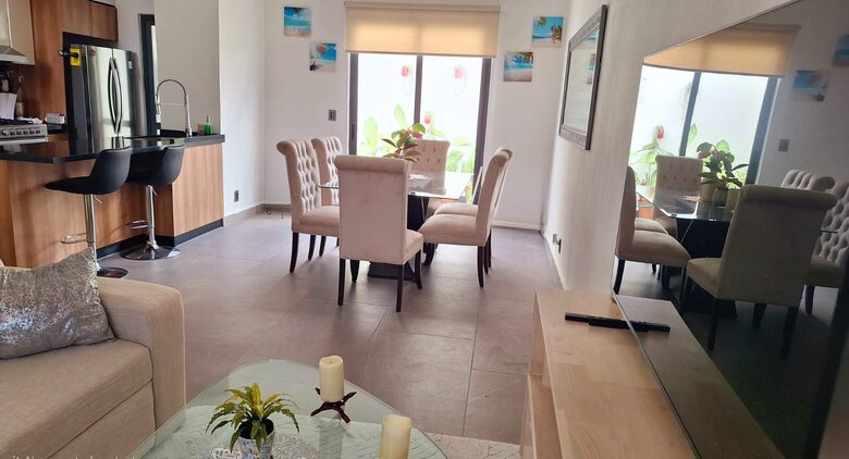 Contemporary Light-Filled Sanctuary with Club-Level Amenities - Playa del Carmen, Q.R.,, Mexico