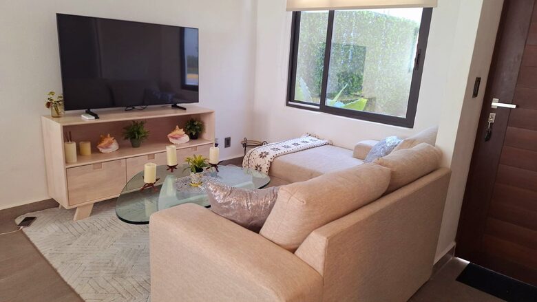 Contemporary Light-Filled Sanctuary with Club-Level Amenities - Playa del Carmen, Q.R.,, Mexico