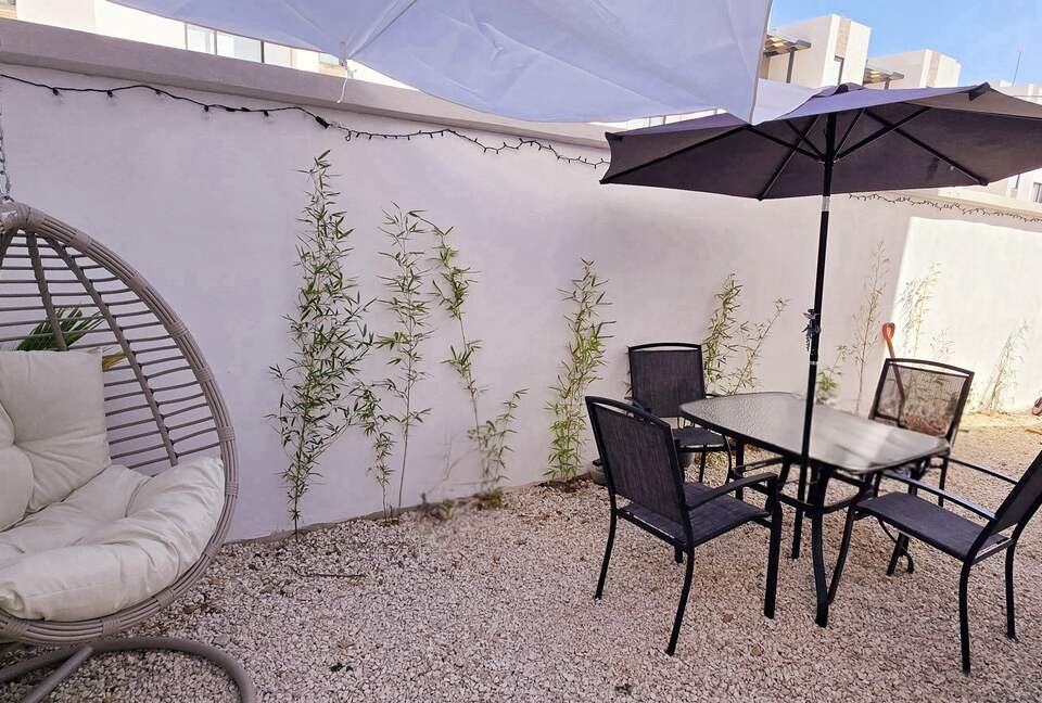 Contemporary Light-Filled Sanctuary with Club-Level Amenities - Playa del Carmen, Q.R.,, Mexico