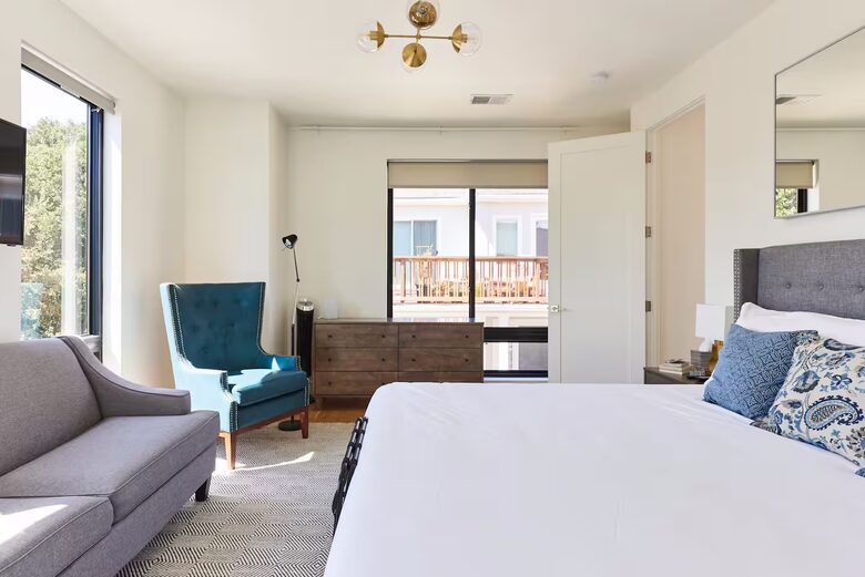 Modern Row Home in Oakland’s Grand Lake District - Oakland, California